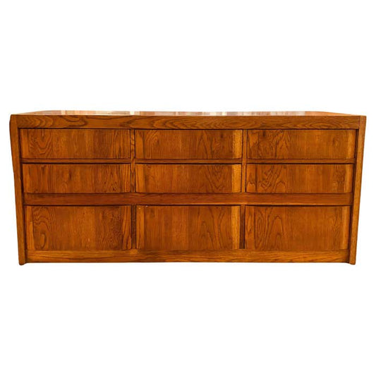 Midcentury Nine Drawers Huntley/ Thomasville Blond Oak Dresser