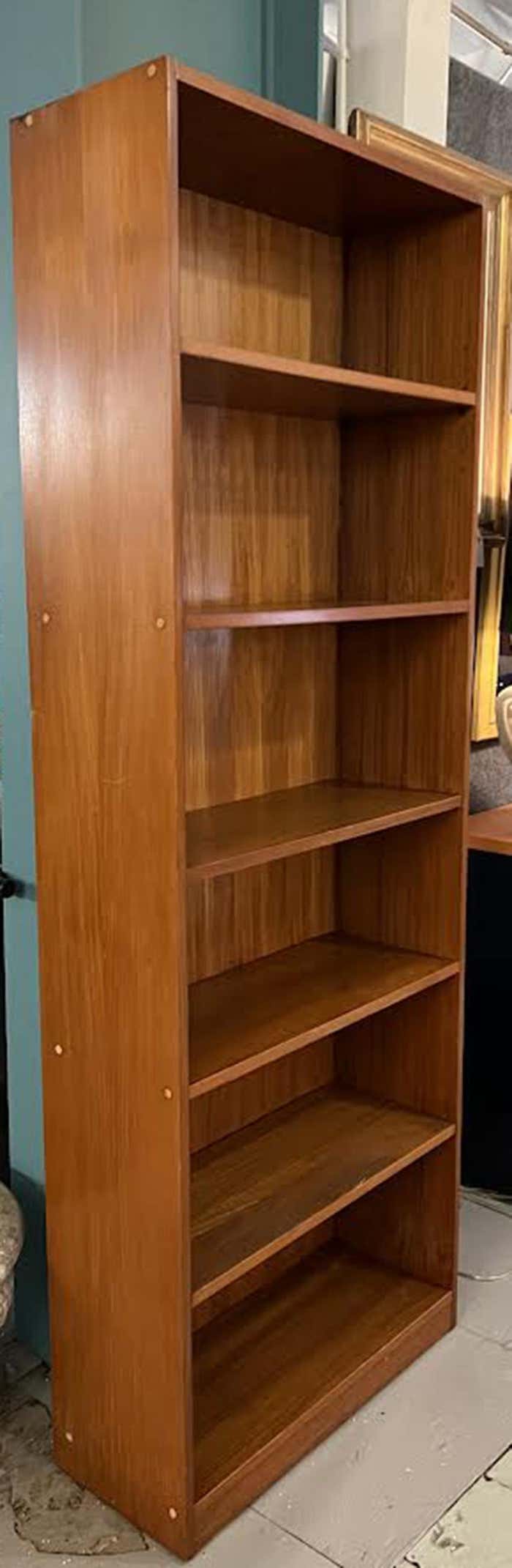 Walnut Mid-Century Bookcase With Adjustable Bookshelves