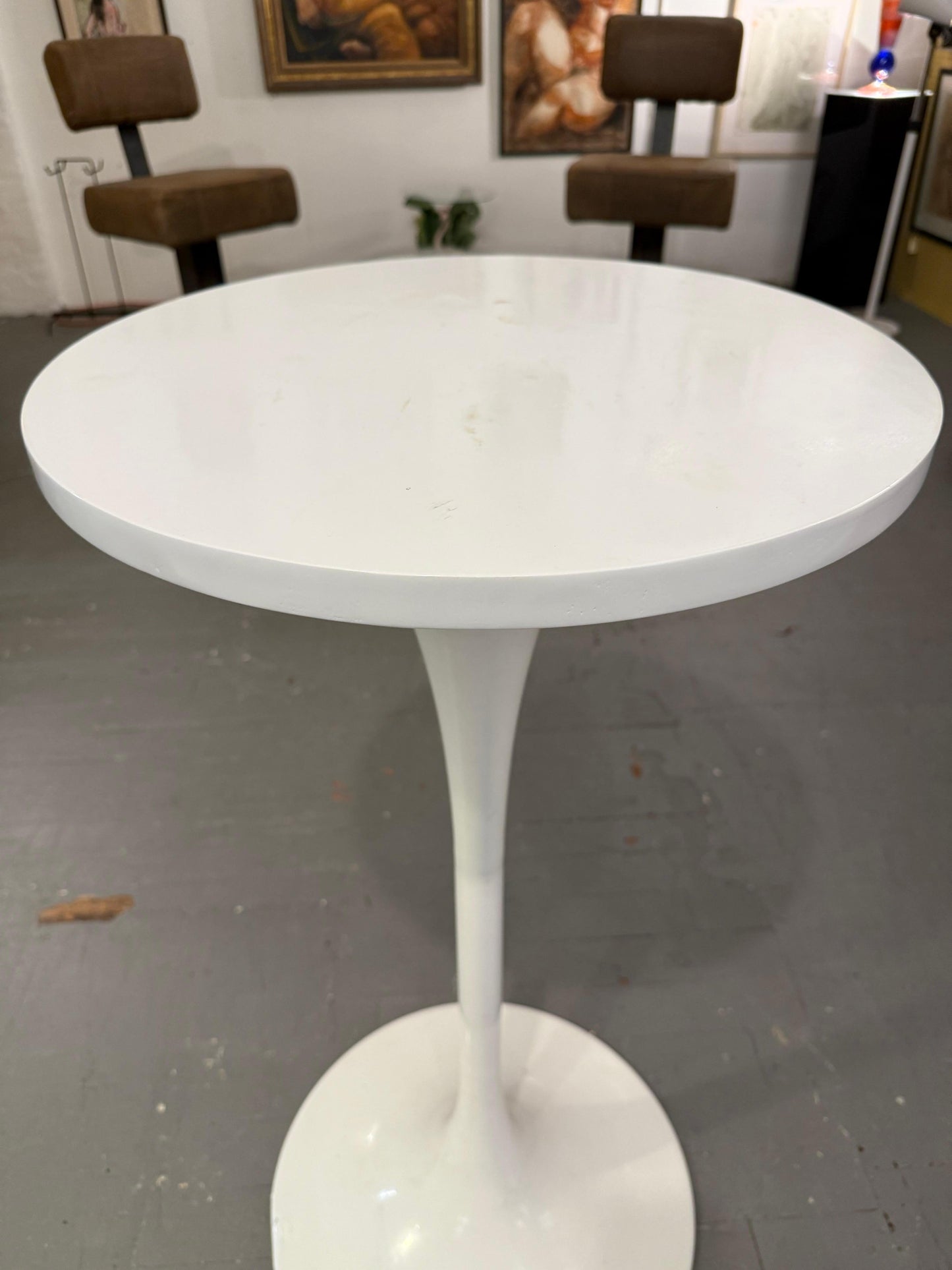 Pair of Tall Tulip-Style Modernist Lacquered Pedestal Tables